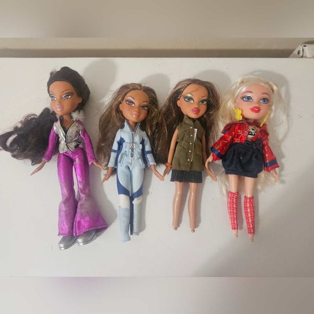 Bratz Dolls Set Of 4